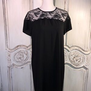 Shortsleeved Black Pleated Back Sheath Dress Size Medium